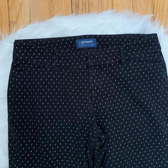 Old Navy black and white patterned pixie pants - Picture 6 of 8